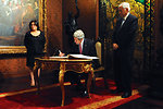 Secretary Kerry Signs the Guest Book at Malacanang Palace in Manila