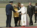 Pope arrives at Andrews