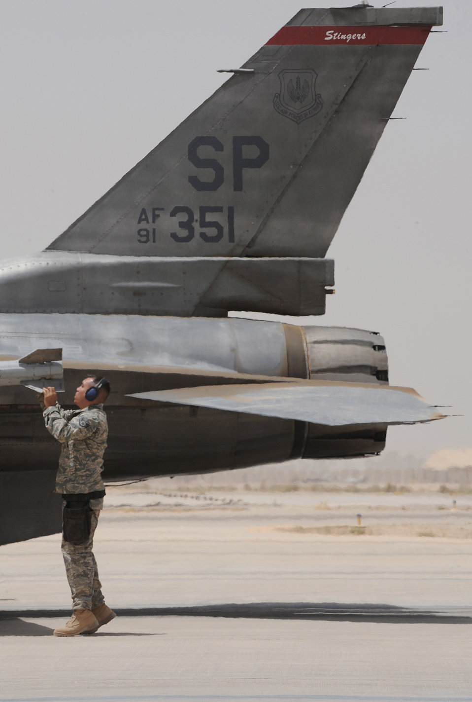 Weapons loaders arm jets for the fight