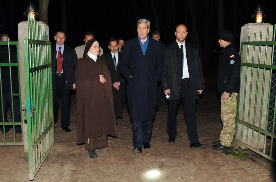 Secretary Kerry Arrives at Laski Cemetery to Pay Respects to Former Polish Prime Minister Mazowiecki