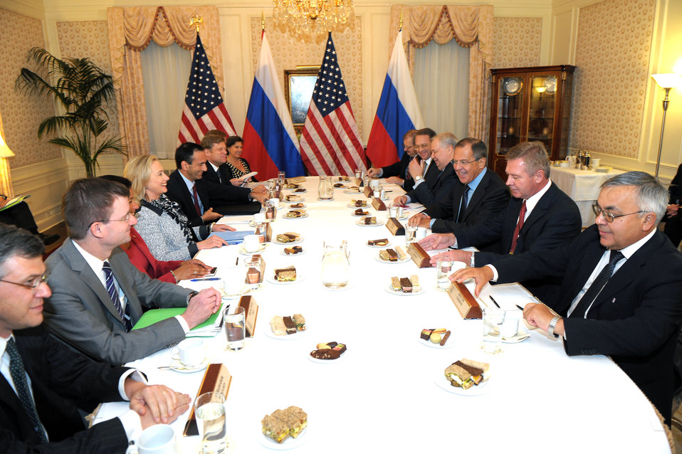 Secretary Clinton Meets with Russian Foreign Minister Lavrov