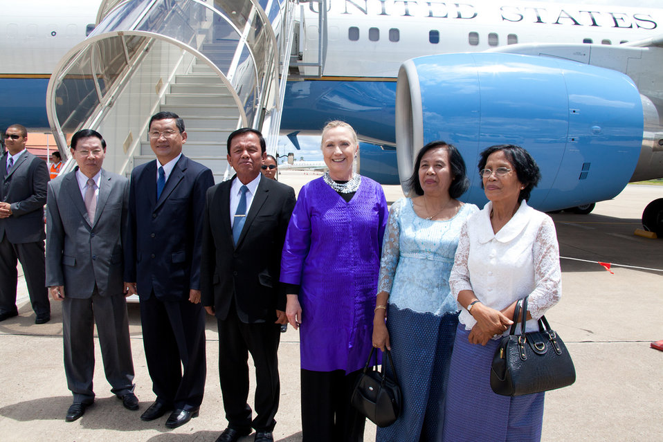 Secretary Clinton Arrives in Siem Reap