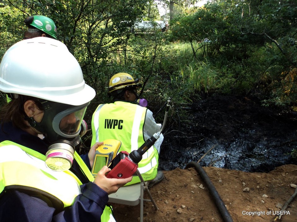 air monitoring 100 yds from break in pipeline