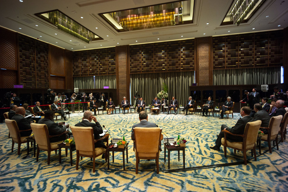 Secretary Kerry Meets With APEC Leaders