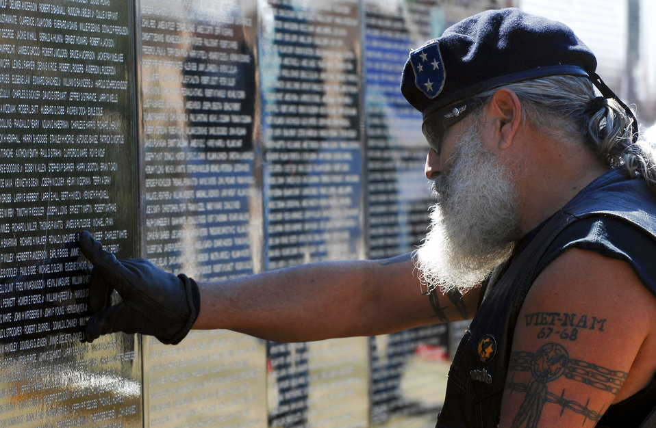 Traveling Vietnam Wall arrives in Clovis