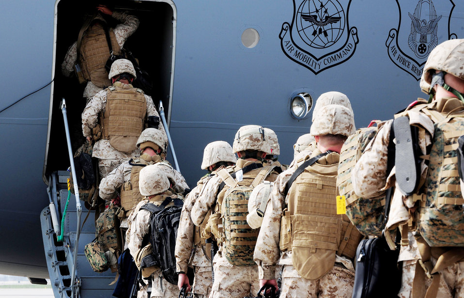 Manas Airmen move troops into Afghanistan