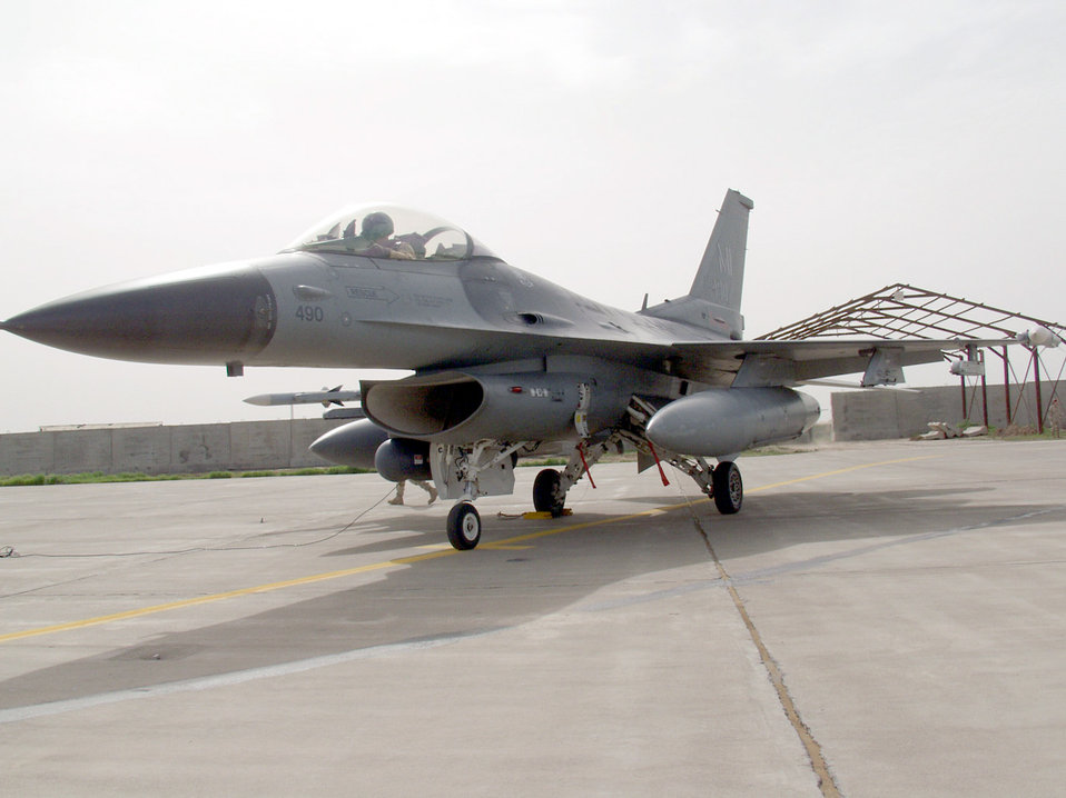 F-16s arrive at Kirkuk