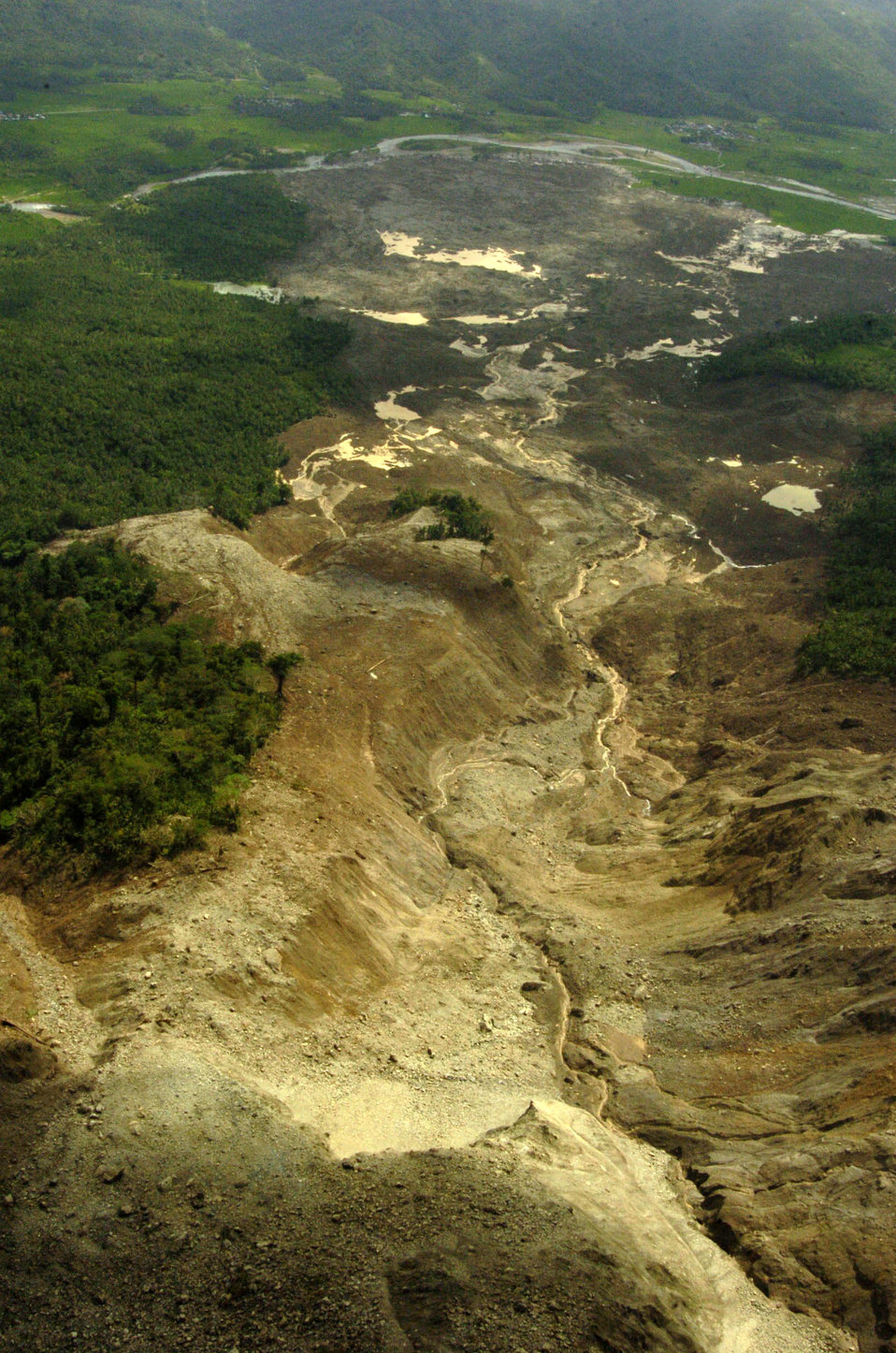 Philippine landslide relief