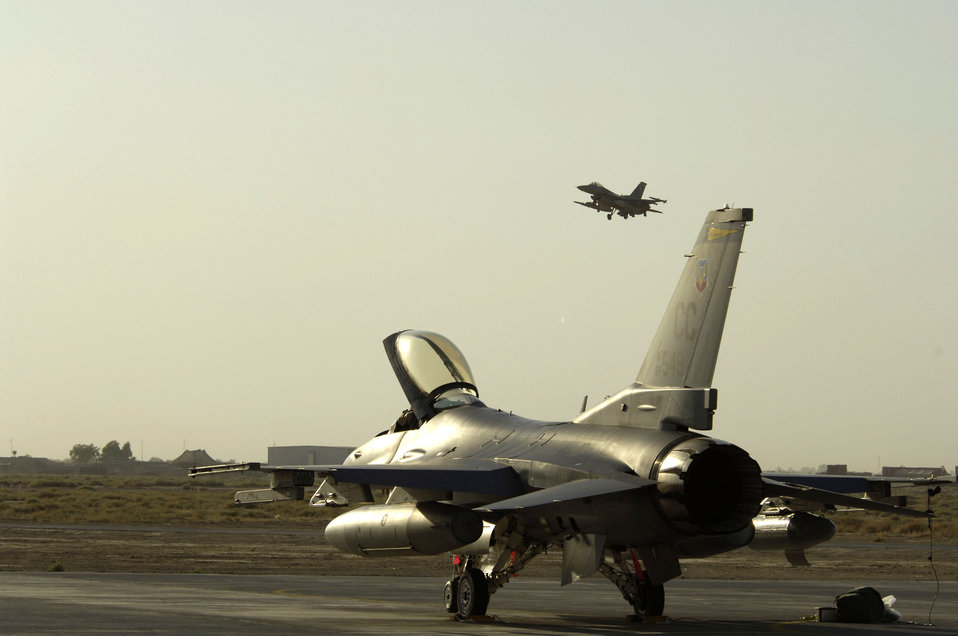 Cannon F-16s support Operation Iraqi Freedom