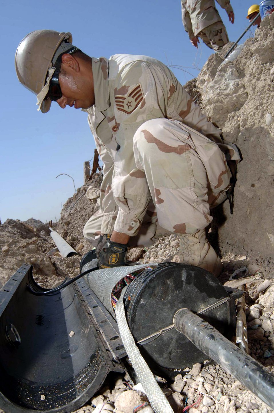 Cable techs bring copper, fiber to table