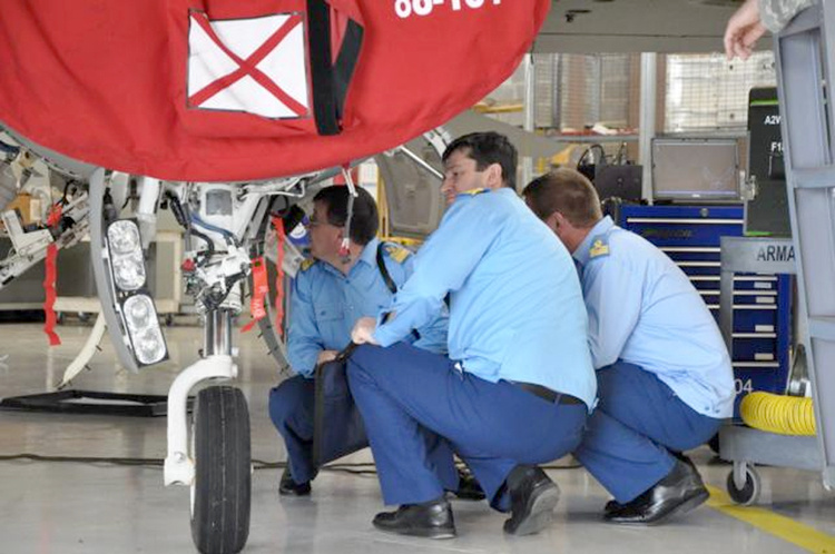 Romanian air force officers visit local Alabama Guard unit