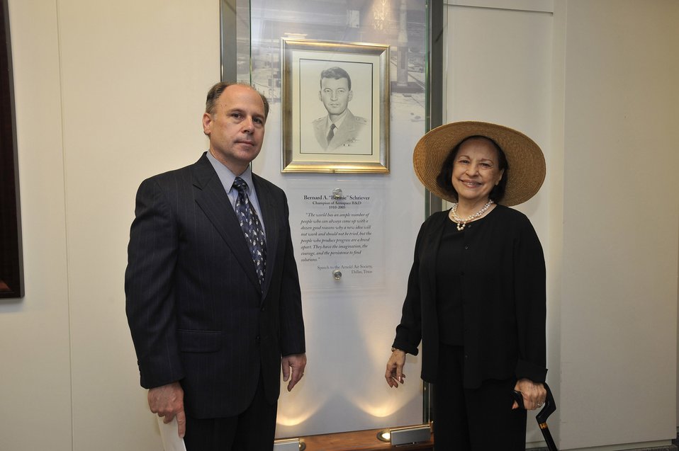Officials unveil portrait of AF pioneer