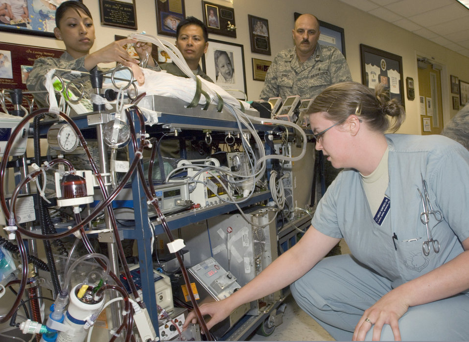 ECMO machine