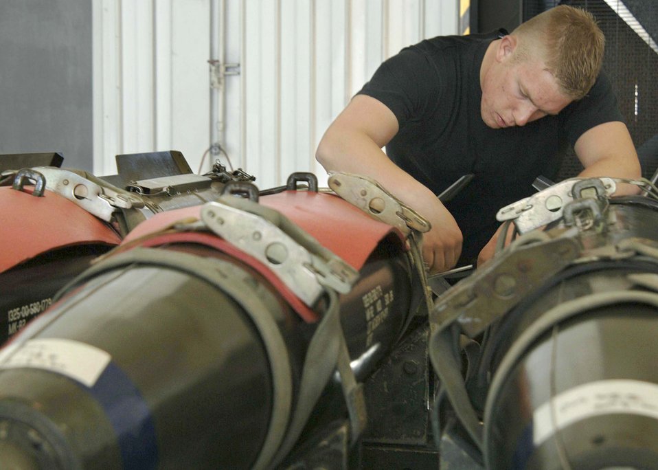 Load crew competition