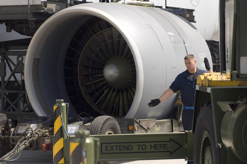 Maintainers keep C-5s flying