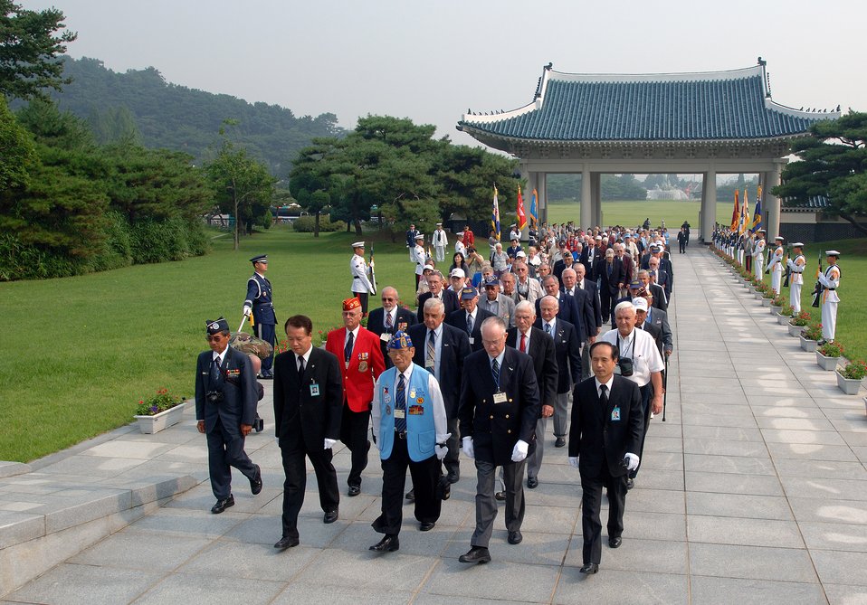 Korean War veterans give sage advice to Airmen