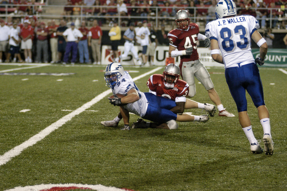 Falcons defeat UNLV, 27-10