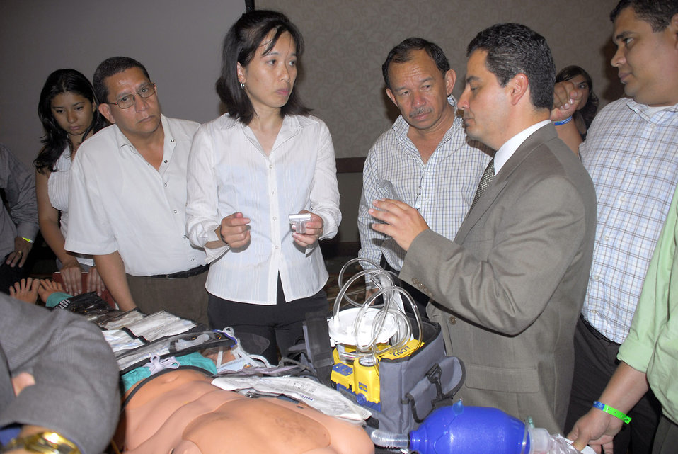 JTF-Bravo MEDEL team teach trauma course to Honduran medical proffesionals