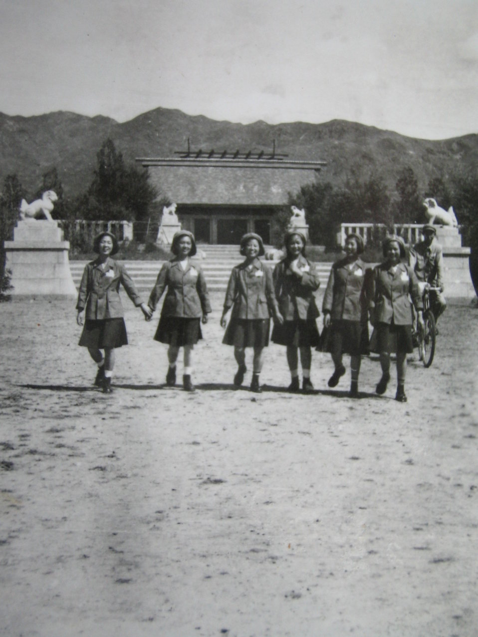 This is an old picture photographed by a unit of the garrison in Zhangjiakou on 1950s. 中文:  这是一幅拍摄于中华人民共和国河北省张家口市胜利公园的图片