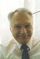 Portrait of J. H. F. (Hans) van Abeelen in his home in Enschede, The Netherlands. Nederlands:  Portret van J. H. F. (Hans) van Abeelen thuis in Enschede.