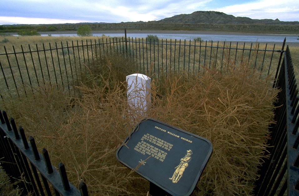 Headstone and plaque of William George of Custer's 7th Cavalry, Powder River Depot