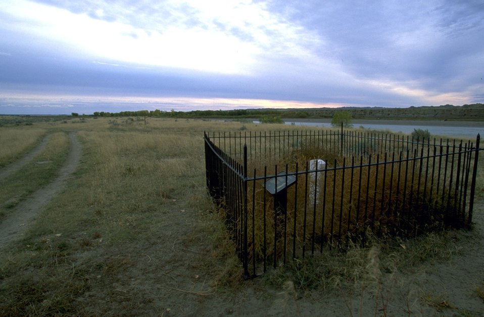 Public Domain Picture Gravesite of William at Powder River
