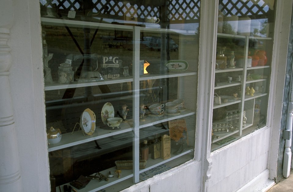 Virgelle Merchantile near Loma