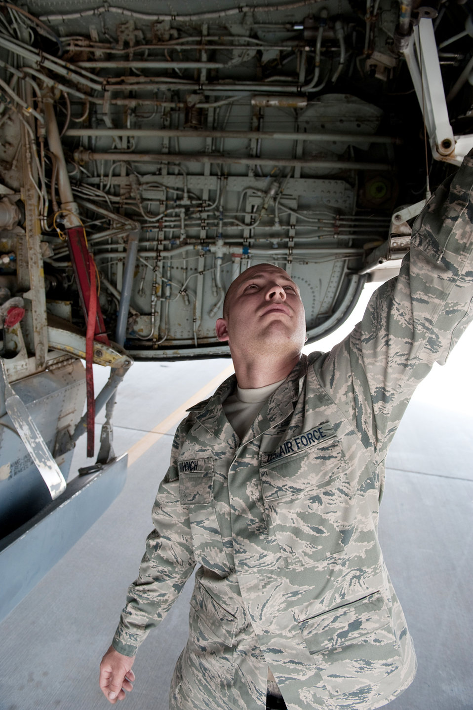 Teamwork keeps tankers flying