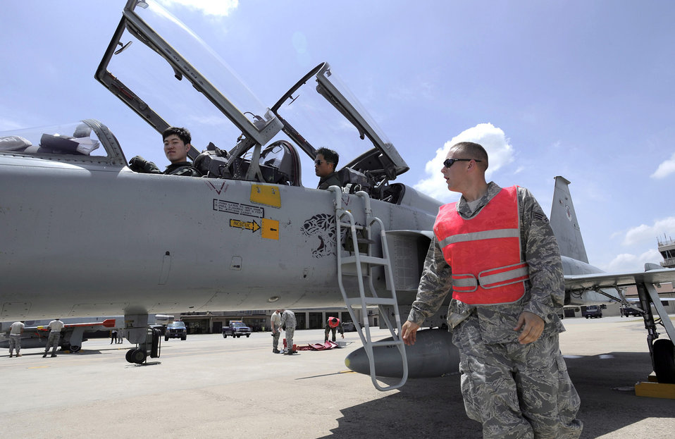 Osan cross-servicing program fosters good relations