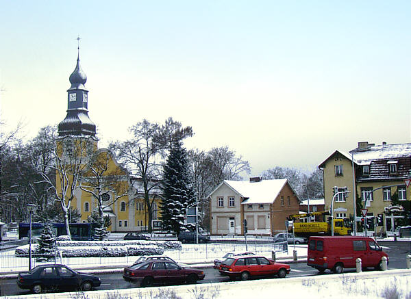 Deutsch:  Stadtzentrum mit Kirche Hohen Neuendorf, Deutschland.
